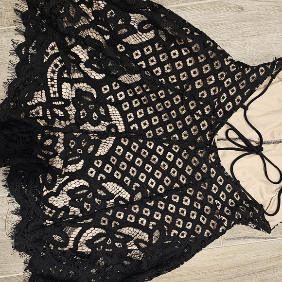 EXPRESS BLACK LACE ROMPER SEXY! SIZE 2 - Picture 4 of 5